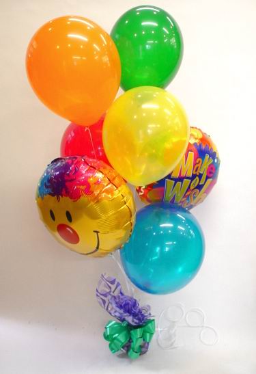  Ankara Akyurt hediye iek yolla  17 adet uan balon ve kk kutuda ikolata