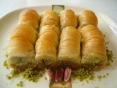 tatli gnder Essiz lezzette 1 kilo Fistikli Sari Burma  Ankara Akyurt cicekciler , cicek siparisi 